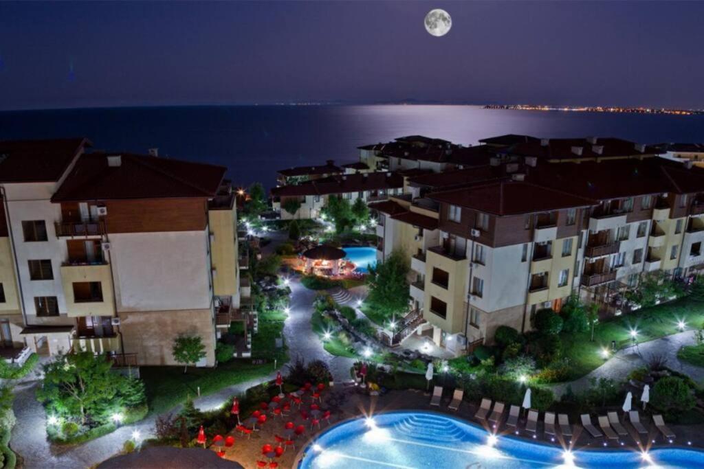 Апартамент Ния, Райска Градина / Garden Of Eden Sveti Vlas Exteriör bild