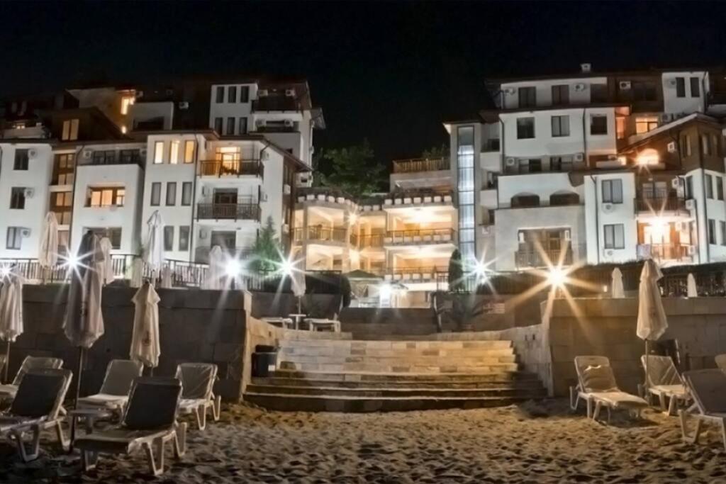Апартамент Ния, Райска Градина / Garden Of Eden Sveti Vlas Exteriör bild