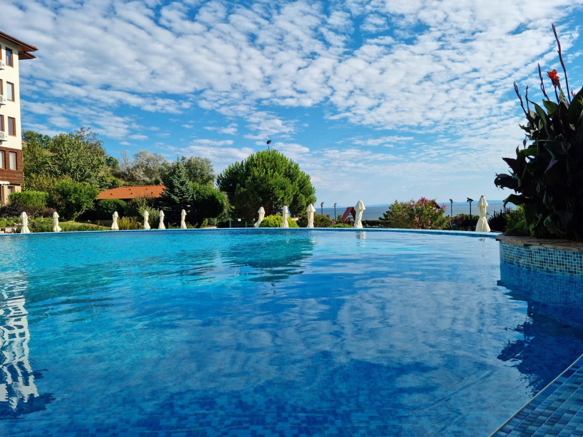 Апартамент Ния, Райска Градина / Garden Of Eden Sveti Vlas Exteriör bild