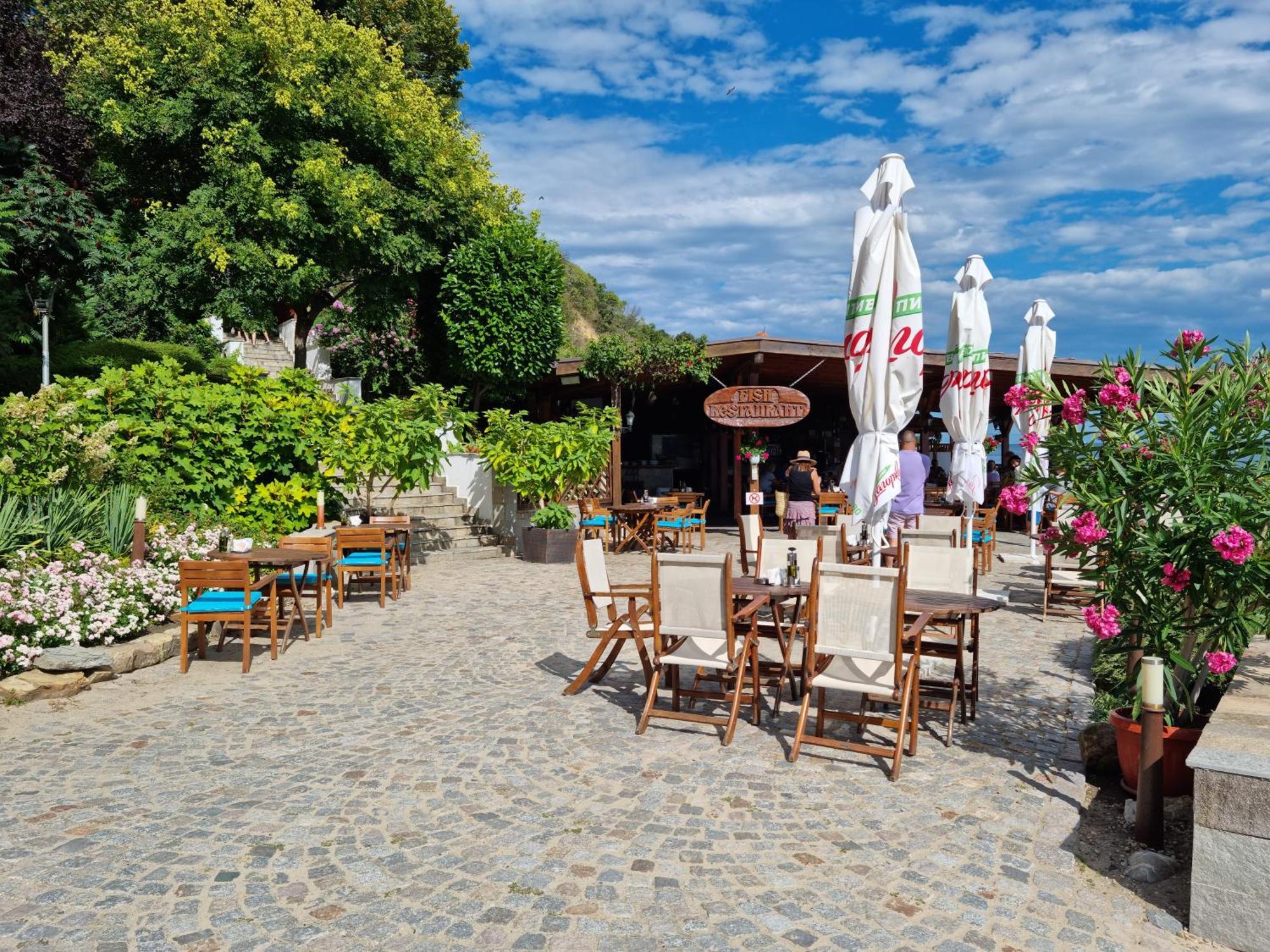 Апартамент Ния, Райска Градина / Garden Of Eden Sveti Vlas Exteriör bild