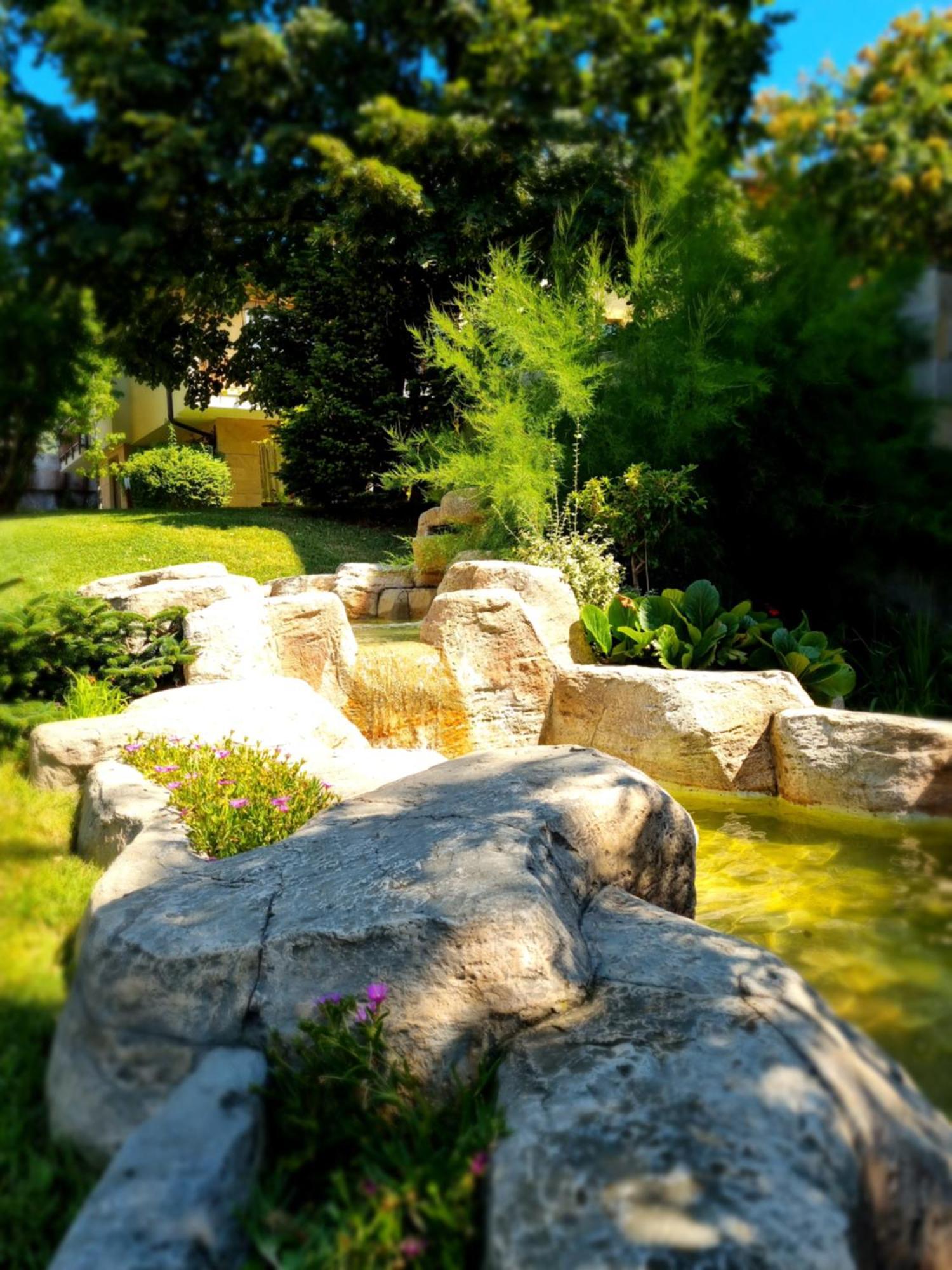 Апартамент Ния, Райска Градина / Garden Of Eden Sveti Vlas Exteriör bild